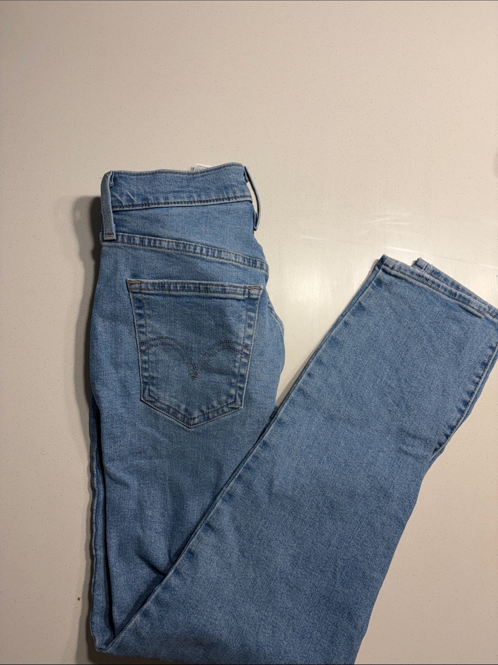 Levis high waisted mom jeans 26